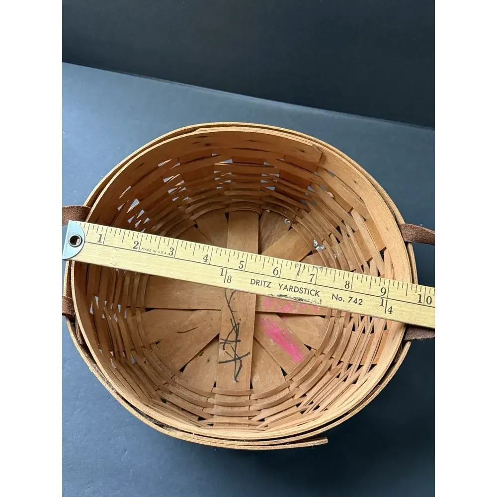 Longaberger Darning Basket, Round, Leather Handles, 9.5” Diameter. 4” Deep